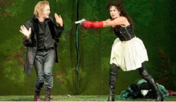 Schauspieler auf der Bühne. Foto: Mariann Menke